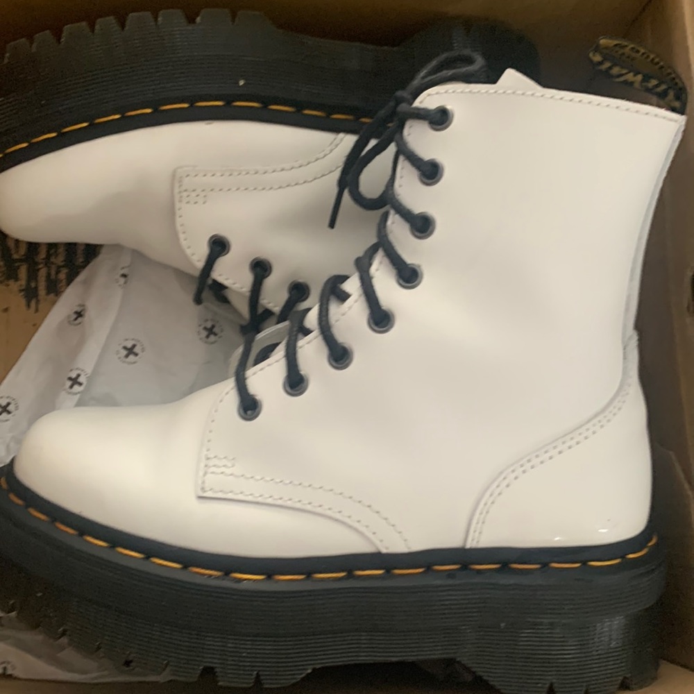 Dr. Marten white boots in Jadon